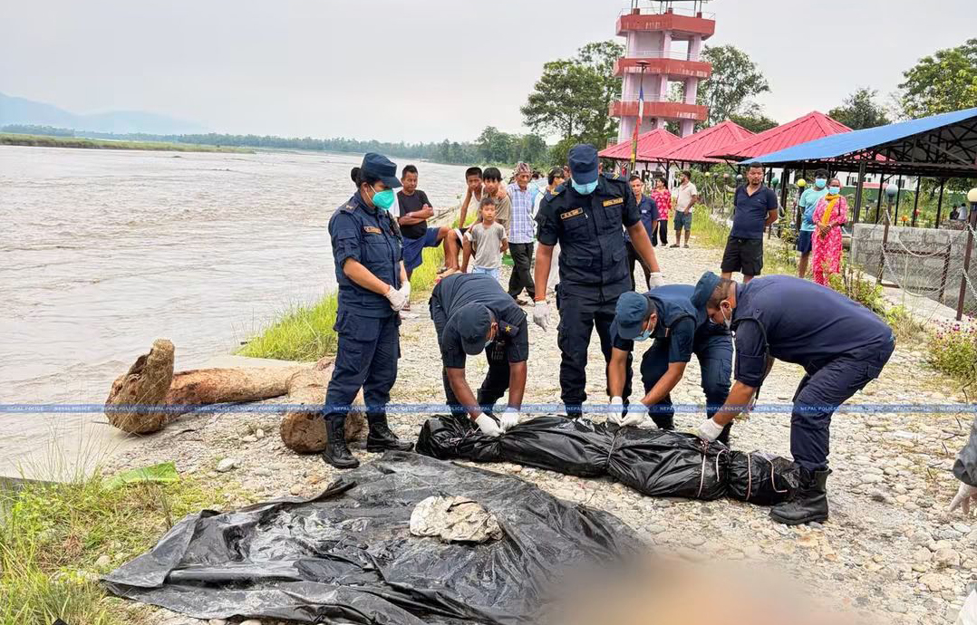 रेफ्रिजरेटिङ कन्टेनर नहुँदा शव व्यवस्थापन हम्मेहम्मे